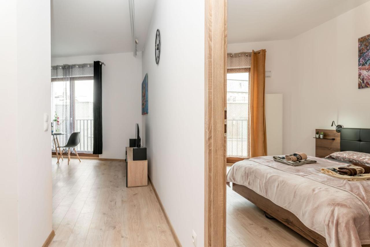 Ferienwohnung Apartwro - Apartament Przy Wyspie Slodowej, Garaz, Projektor, Rowery Breslau Exterior foto